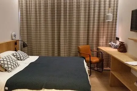 Urban 4*
