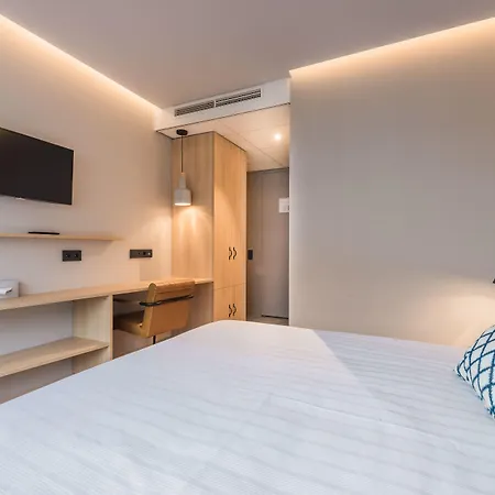 Urban Hotel