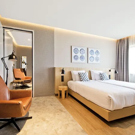 Urban 4*